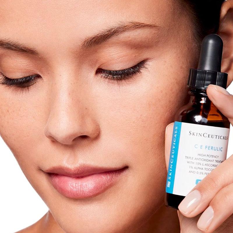 Omnilux Contour Face + SkinCeuticals C E Ferulic 15ml